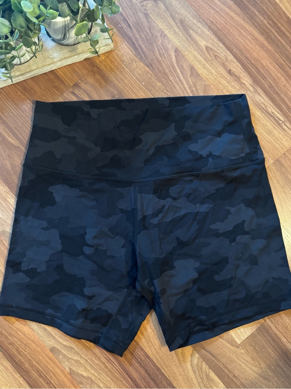Lululemon Black Camo Align High Rise Biker Shorts | Size 12